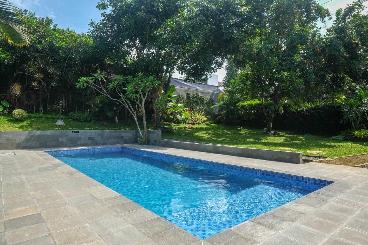 Sareh Villa By The Lavana Semarang Luaran gambar