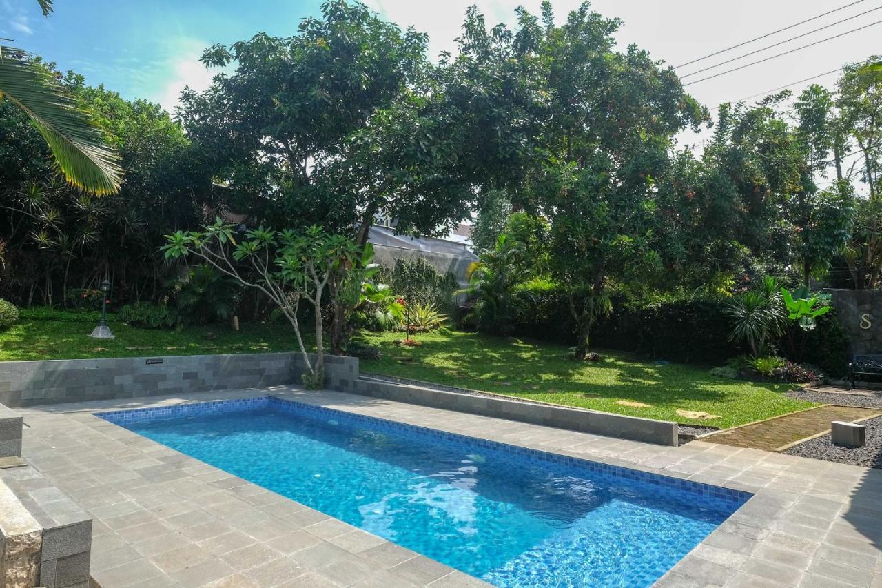 Sareh Villa By The Lavana Semarang Luaran gambar