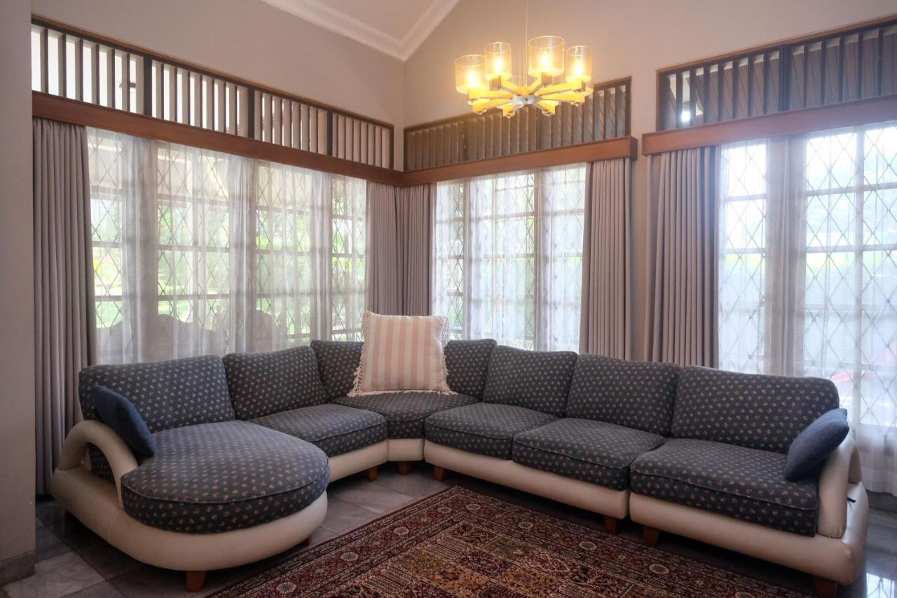 Sareh Villa By The Lavana Semarang Luaran gambar