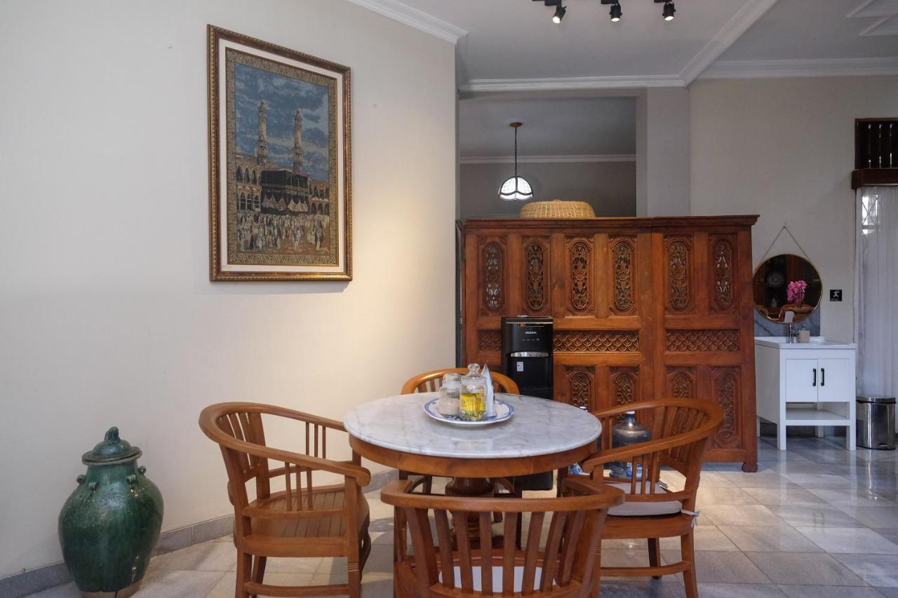 Sareh Villa By The Lavana Semarang Luaran gambar