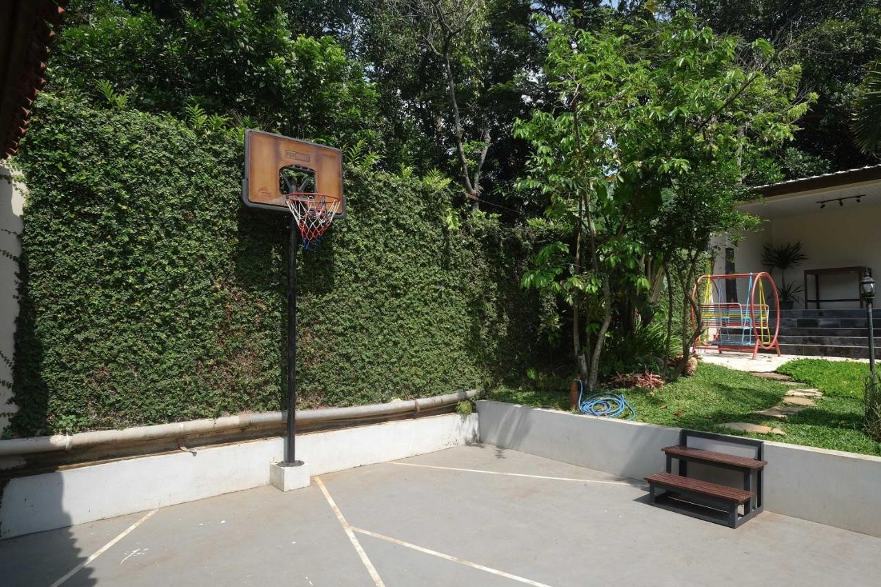Sareh Villa By The Lavana Semarang Luaran gambar