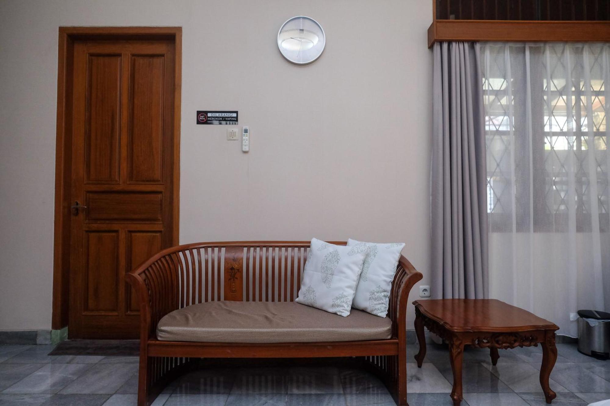 Sareh Villa By The Lavana Semarang Luaran gambar
