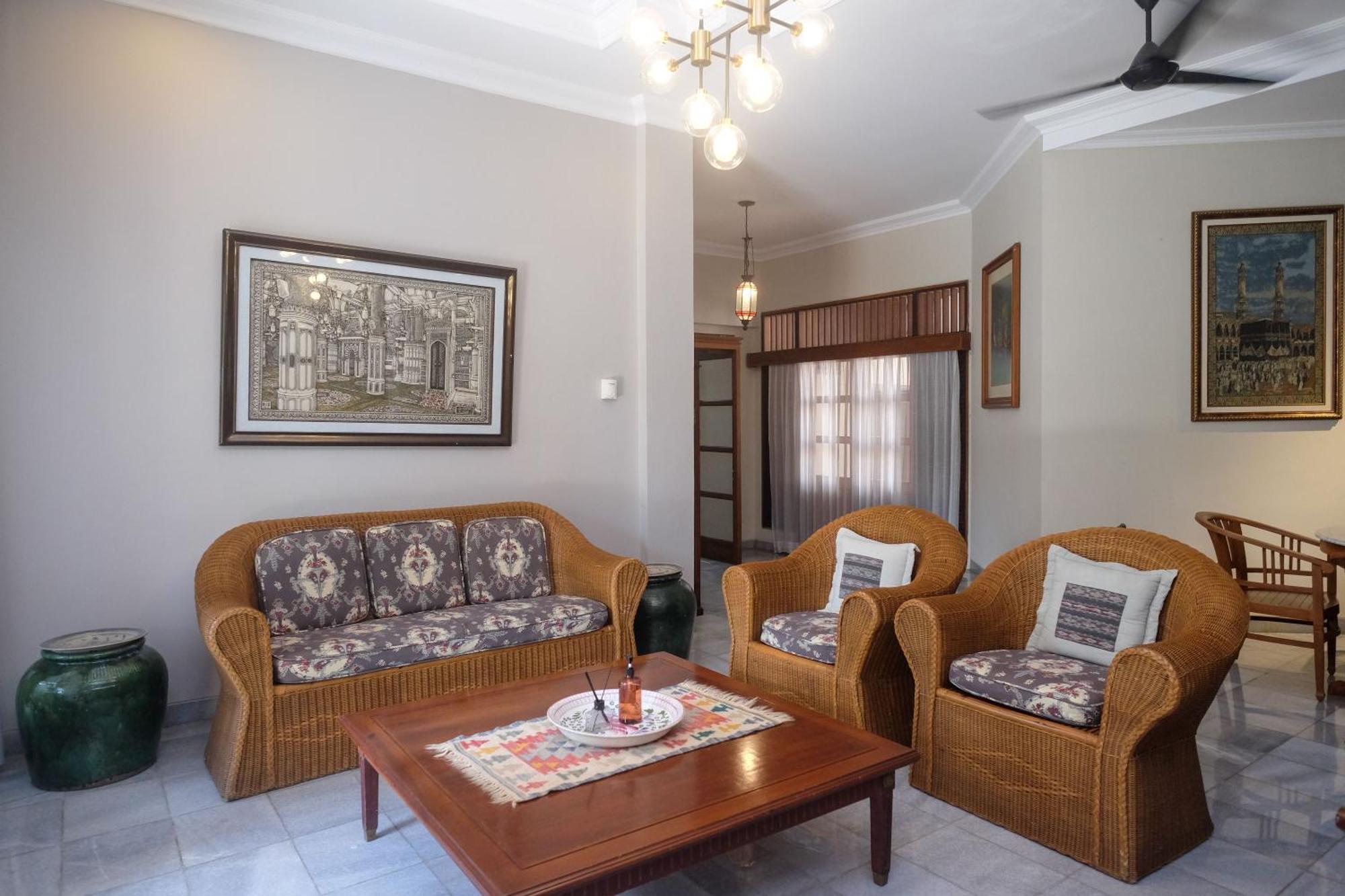 Sareh Villa By The Lavana Semarang Luaran gambar