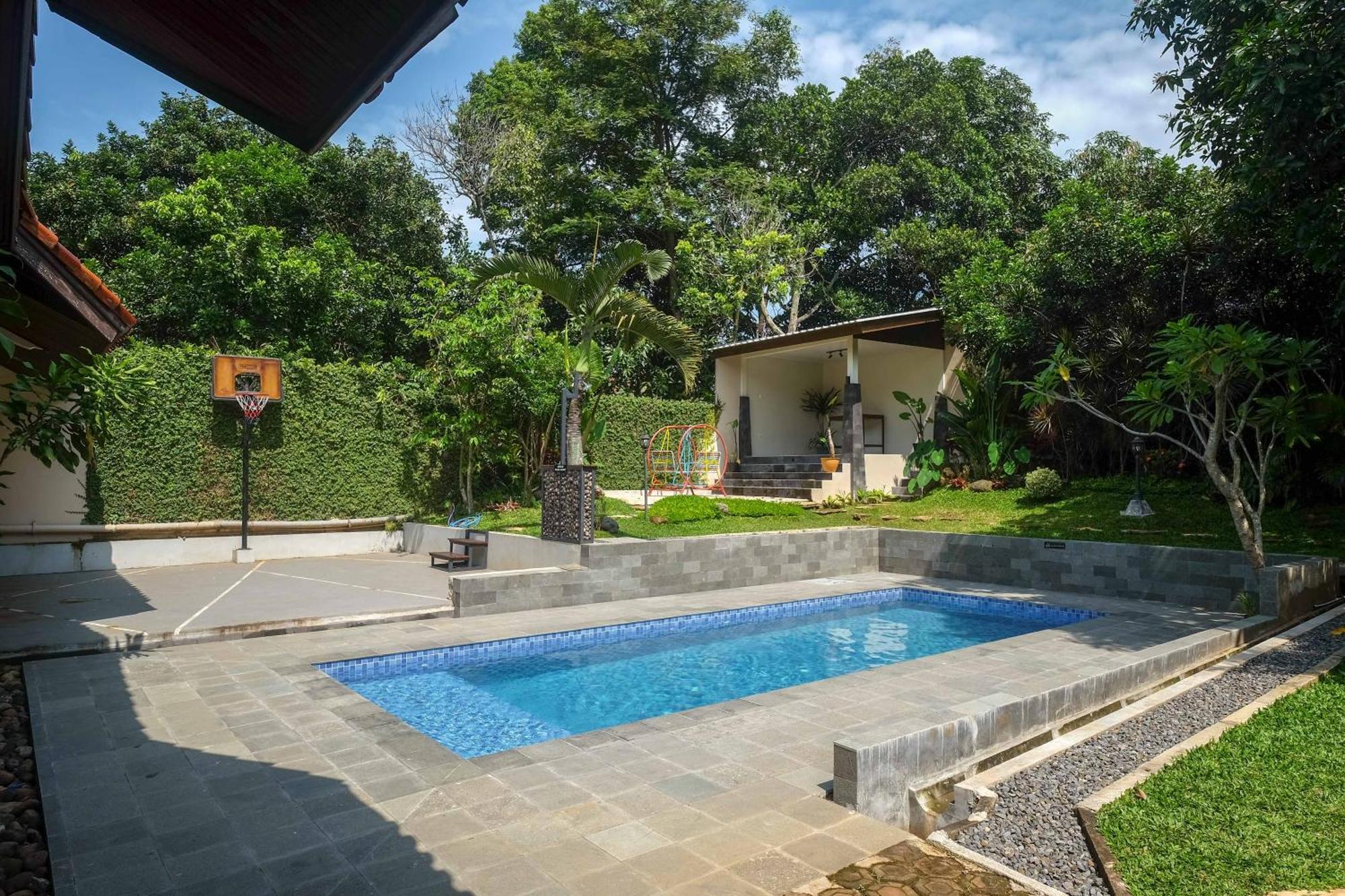 Sareh Villa By The Lavana Semarang Luaran gambar