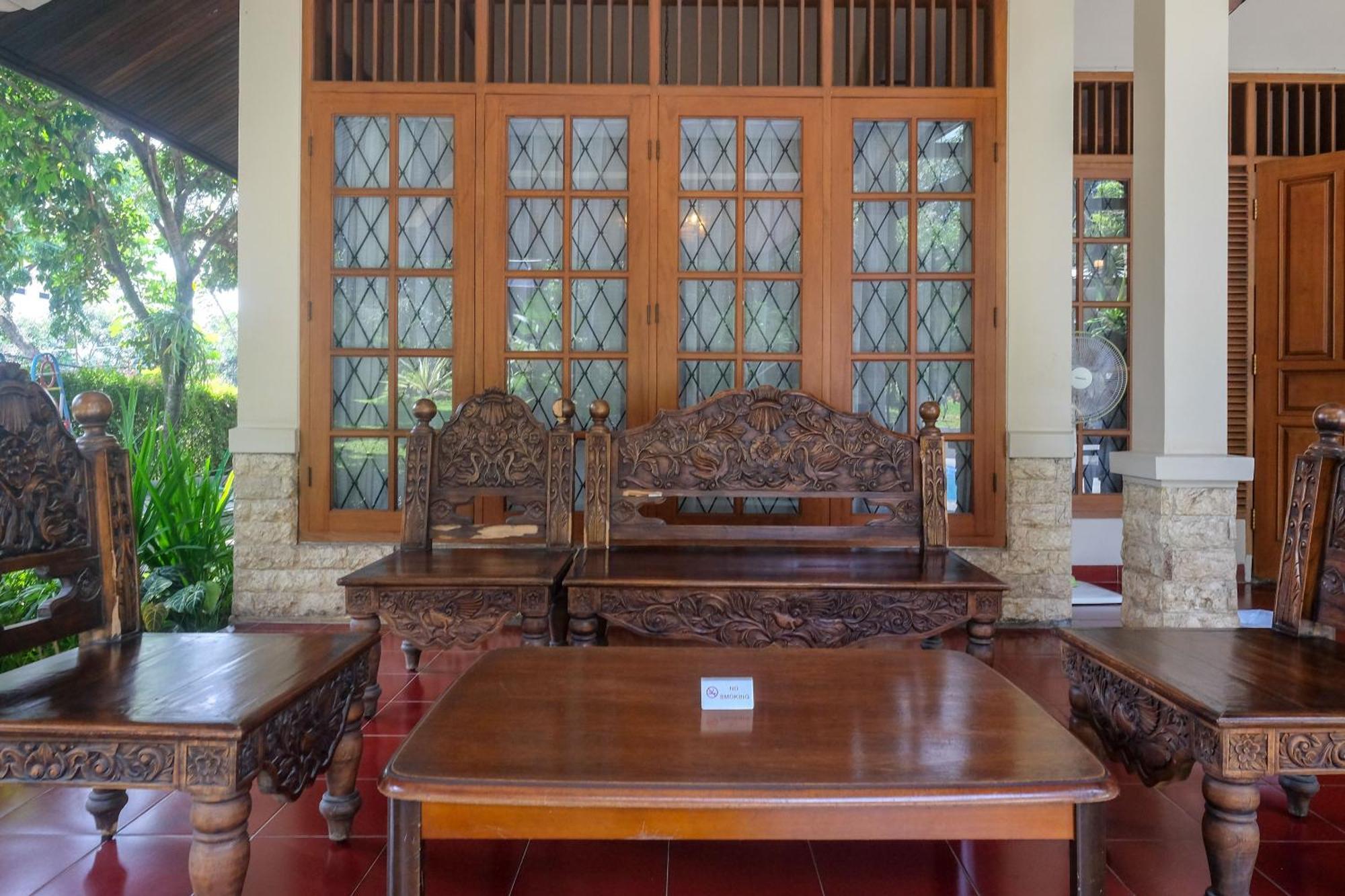 Sareh Villa By The Lavana Semarang Luaran gambar